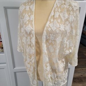 Forever 21 Contemporary Sheer Floral Kimono Shawl Embroidered Ivory Size Medium